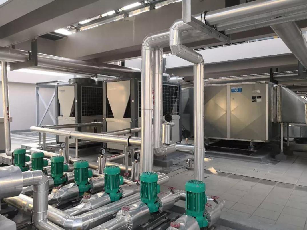 别墅空气能地暖设备